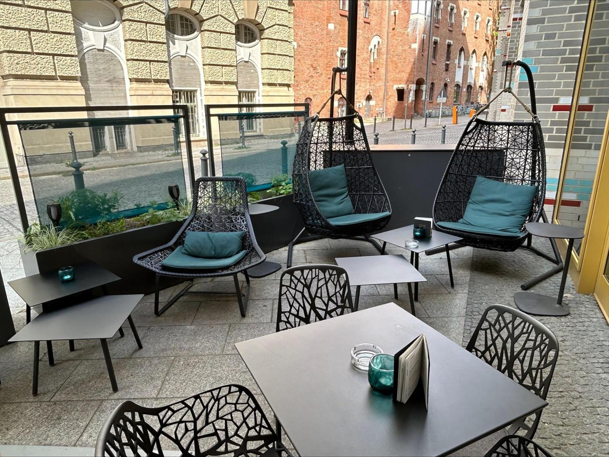 Motel One Frankfurt-Eastside Frankfurt am Main Bagian luar foto